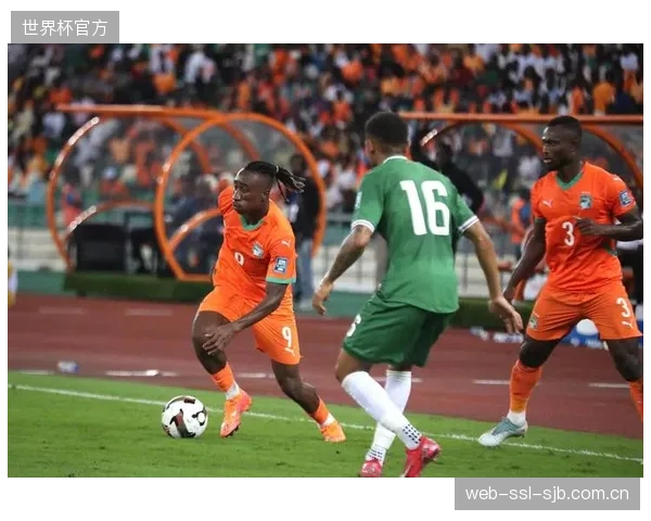 迪奥曼德或成三后卫变阵关键，其出球能力有望盘活科特迪瓦后场。